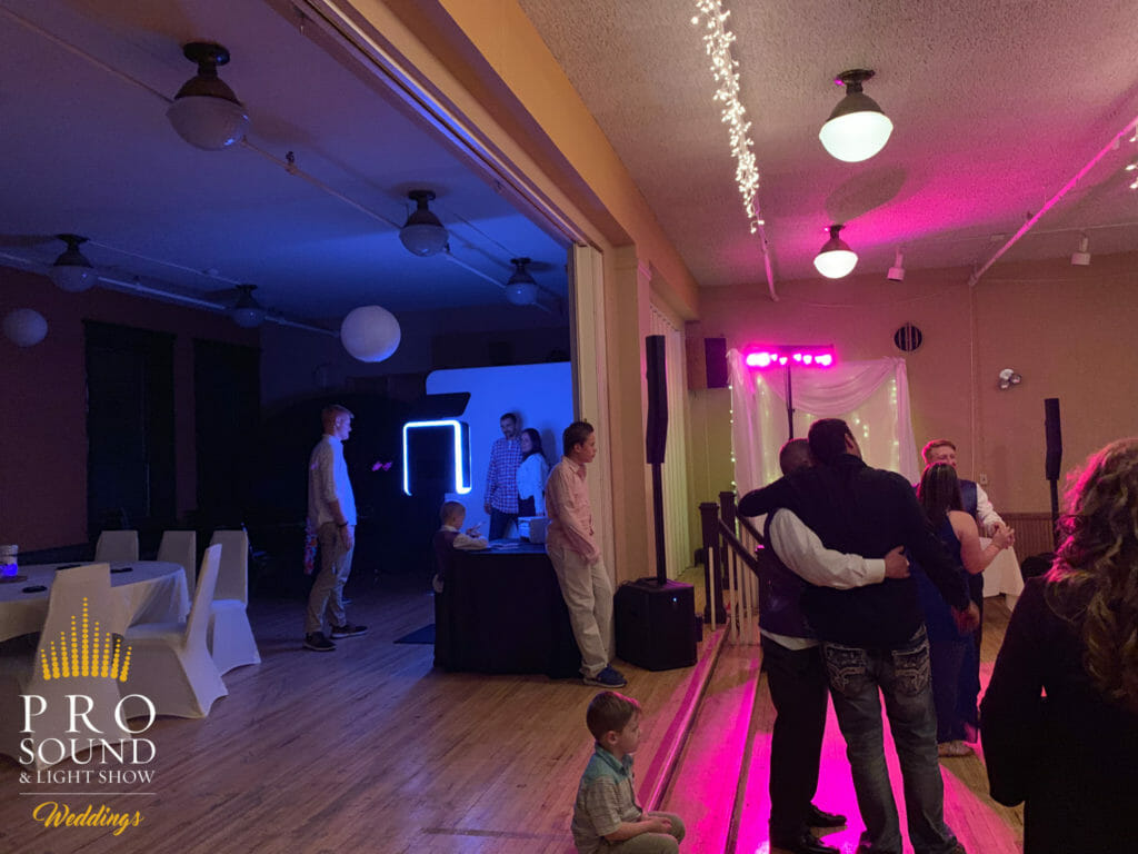 191005 Hibbing Wedding DJ and Photo Booth 19